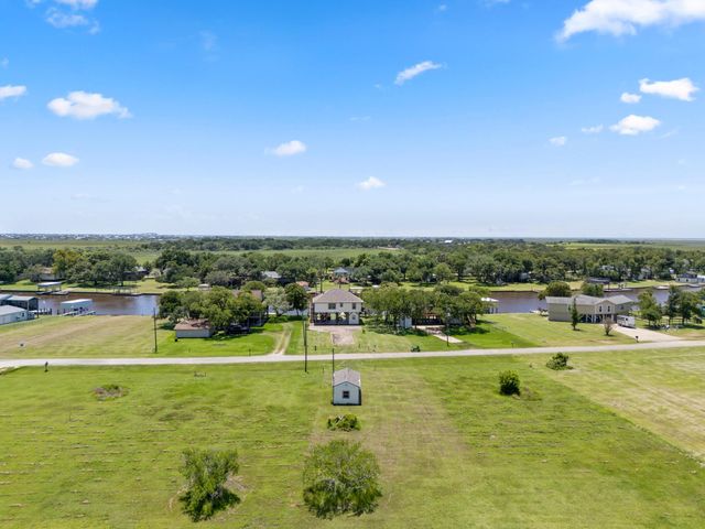 2777 Cr 291 Red Bend Road, Sargent, TX 77414