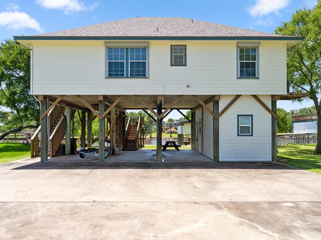 2777 Cr 291 Red Bend Road, Sargent, TX 77414