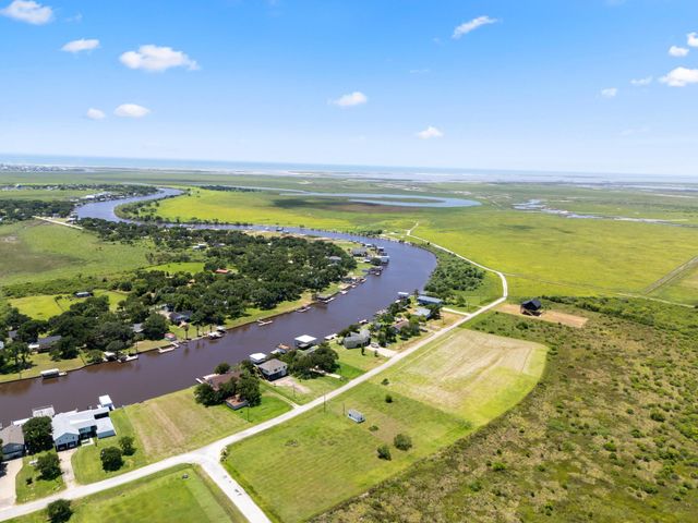 2777 Cr 291 Red Bend Road, Sargent, TX 77414