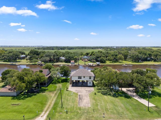 2777 Cr 291 Red Bend Road, Sargent, TX 77414
