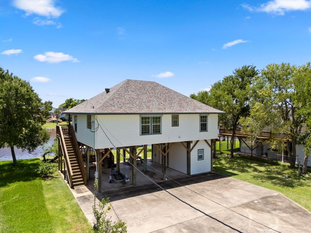 2777 Cr 291 Red Bend Road, Sargent, TX 77414