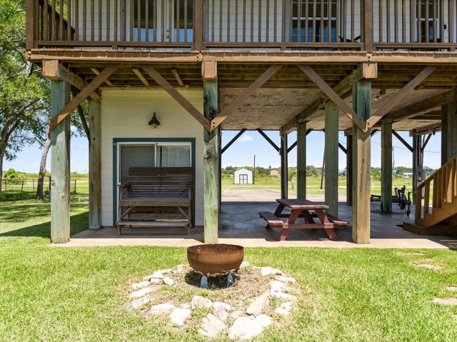 2777 Cr 291 Red Bend Road, Sargent, TX 77414