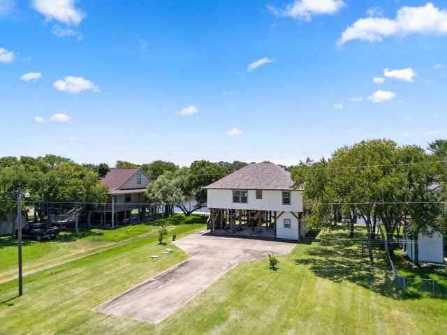 2777 Cr 291 Red Bend Road, Sargent, TX 77414