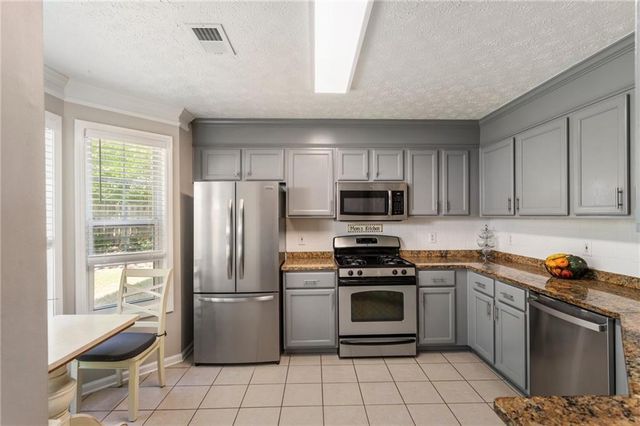 205 Weatherstone Xing, Woodstock, GA 30188