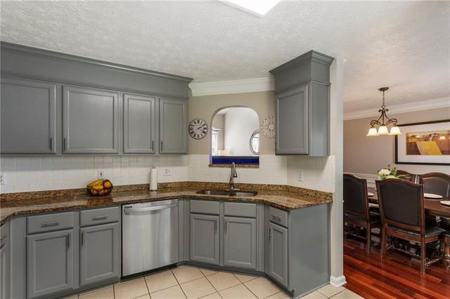 205 Weatherstone Xing, Woodstock, GA 30188