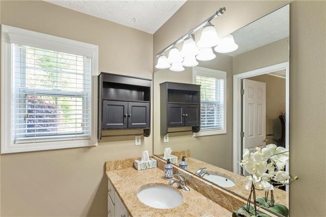 205 Weatherstone Xing, Woodstock, GA 30188