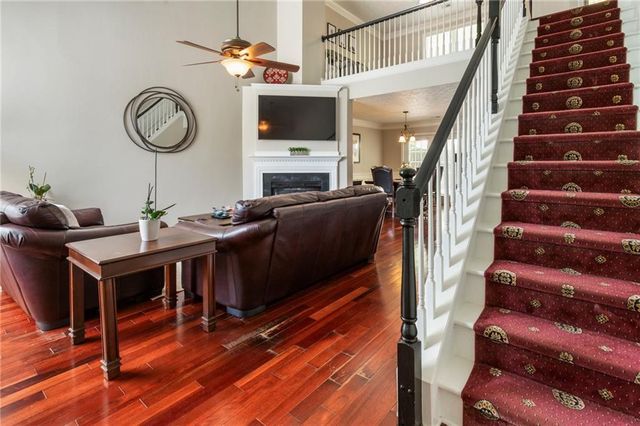 205 Weatherstone Xing, Woodstock, GA 30188