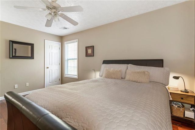 205 Weatherstone Xing, Woodstock, GA 30188
