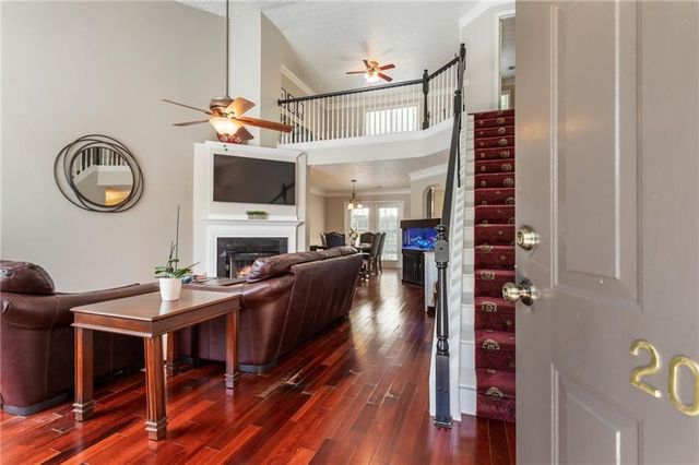 205 Weatherstone Xing, Woodstock, GA 30188