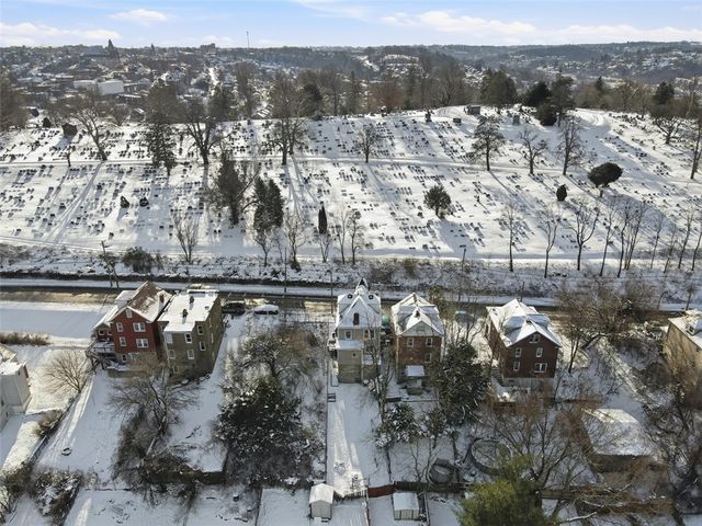 118 Nobles Ln, Carrick, PA 15210