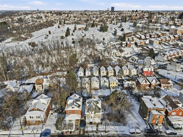 118 Nobles Ln, Carrick, PA 15210