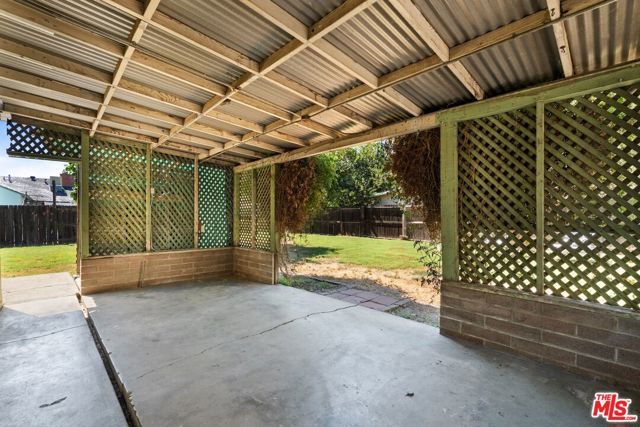 7535 Etiwanda Avenue, Los Angeles, CA 91335