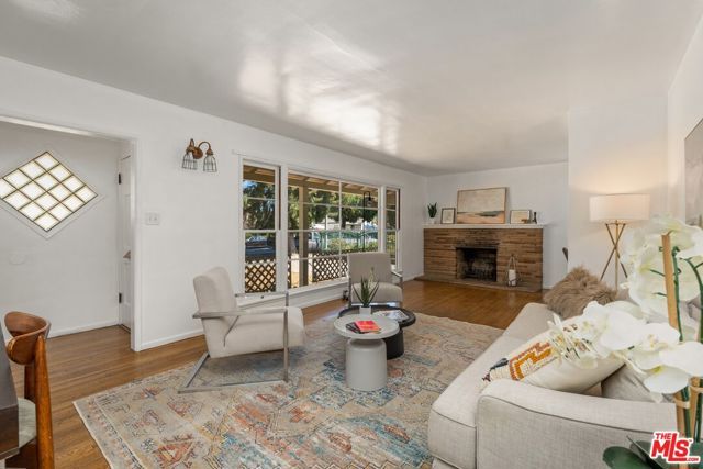 7535 Etiwanda Avenue, Los Angeles, CA 91335