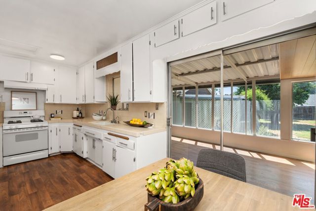 7535 Etiwanda Avenue, Los Angeles, CA 91335