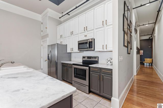 108 Maiden Alley, Paducah, KY 42001