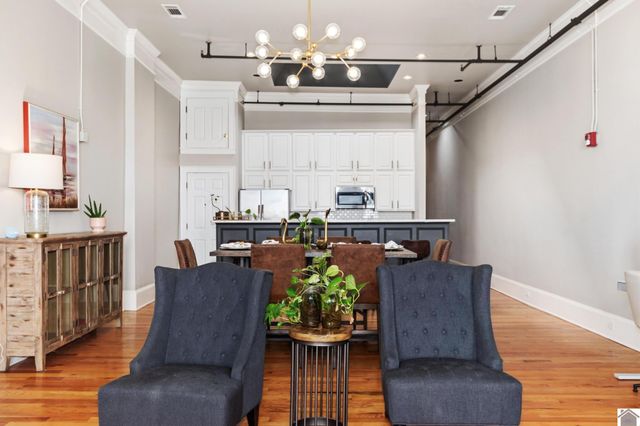 108 Maiden Alley, Paducah, KY 42001