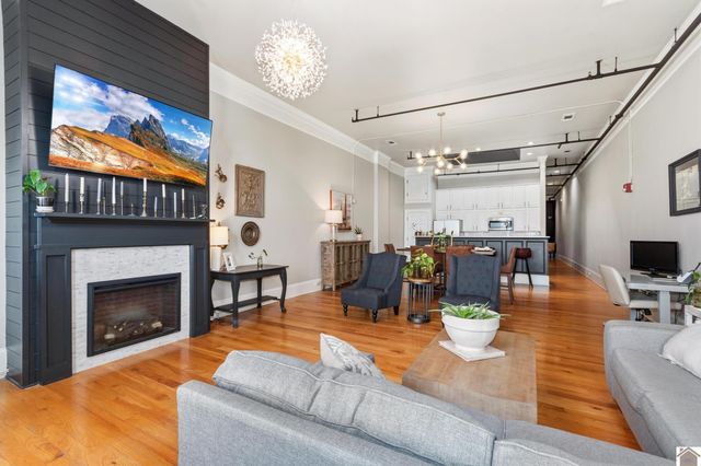 108 Maiden Alley, Paducah, KY 42001