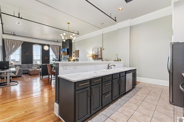 108 Maiden Alley, Paducah, KY 42001