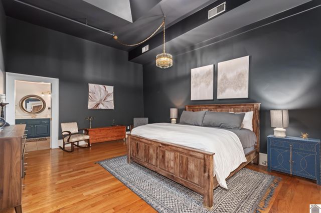 108 Maiden Alley, Paducah, KY 42001