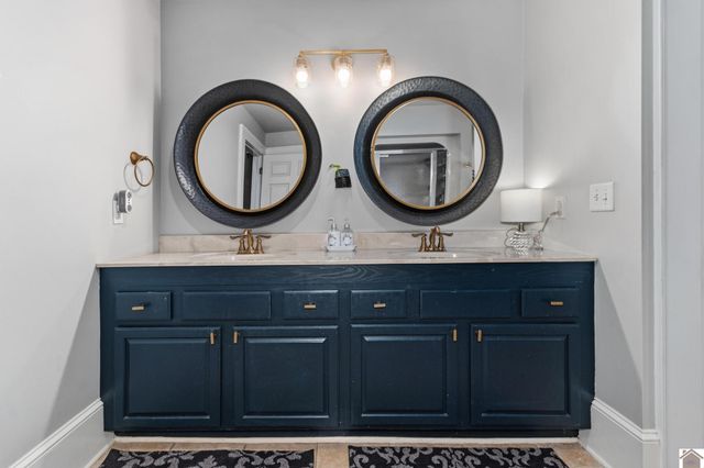 108 Maiden Alley, Paducah, KY 42001