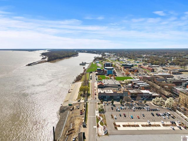 108 Maiden Alley, Paducah, KY 42001