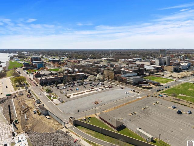 108 Maiden Alley, Paducah, KY 42001