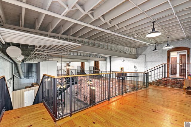 108 Maiden Alley, Paducah, KY 42001