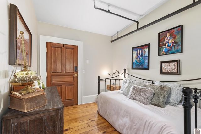 108 Maiden Alley, Paducah, KY 42001