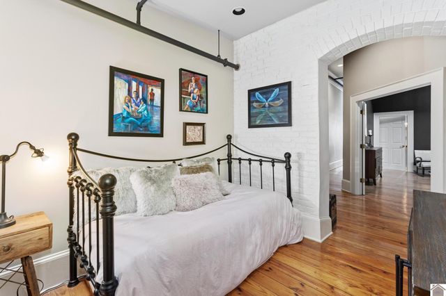 108 Maiden Alley, Paducah, KY 42001