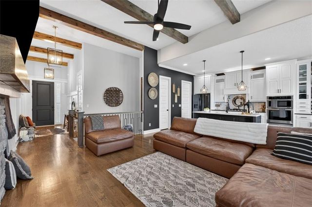 227 SW Eagles Ridge Drive, Blue Springs, MO 64014