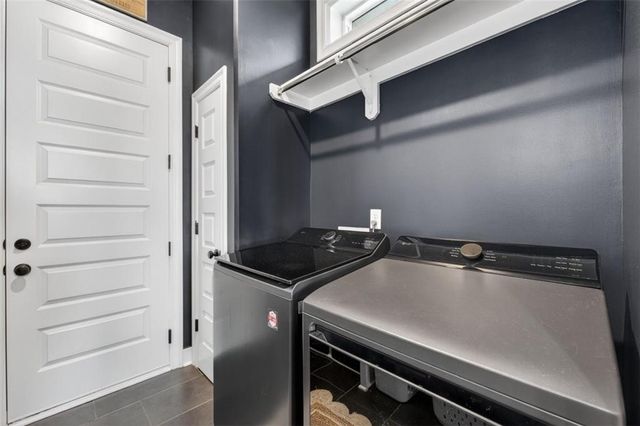 227 SW Eagles Ridge Drive, Blue Springs, MO 64014