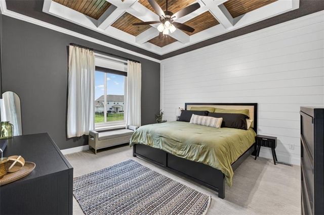 227 SW Eagles Ridge Drive, Blue Springs, MO 64014