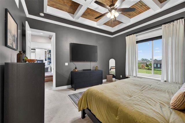 227 SW Eagles Ridge Drive, Blue Springs, MO 64014