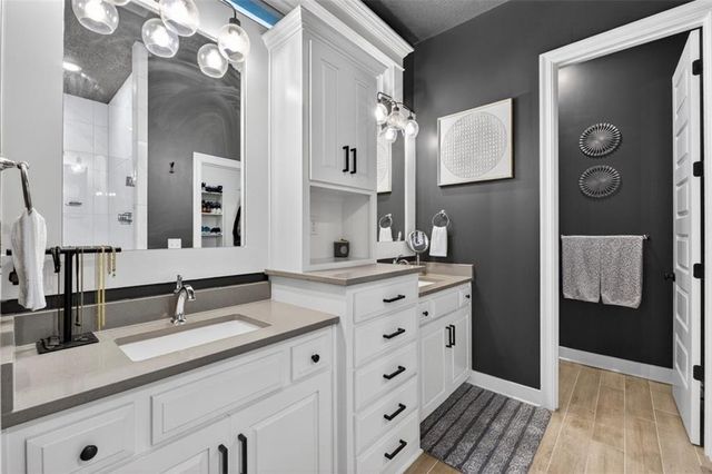 227 SW Eagles Ridge Drive, Blue Springs, MO 64014