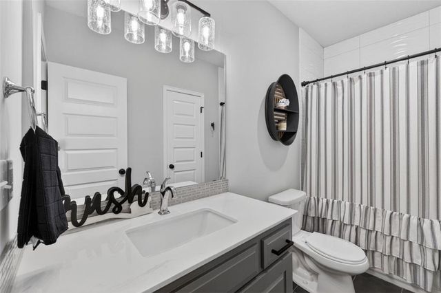 227 SW Eagles Ridge Drive, Blue Springs, MO 64014