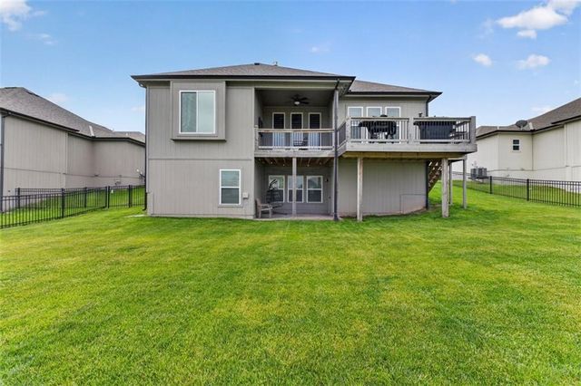 227 SW Eagles Ridge Drive, Blue Springs, MO 64014