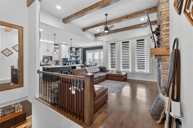 227 SW Eagles Ridge Drive, Blue Springs, MO 64014