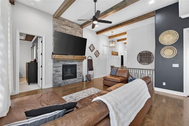 227 SW Eagles Ridge Drive, Blue Springs, MO 64014