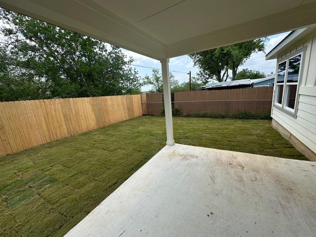 848 Driftwood LN, Cottonwood Shores, TX 78657