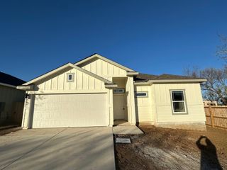 848 Driftwood LN, Cottonwood Shores, TX 78657