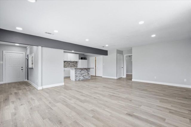128 Skyview TER B, Leander, TX 78641