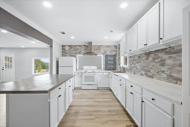 128 Skyview TER B, Leander, TX 78641