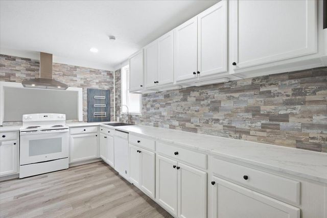 128 Skyview TER B, Leander, TX 78641