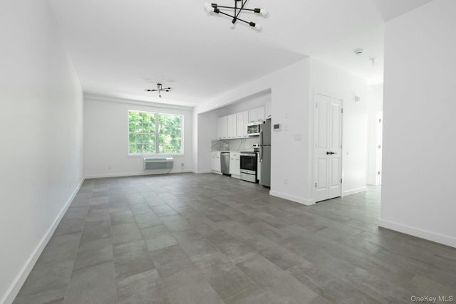 962 S Route 9W 106, Congers, NY 10920