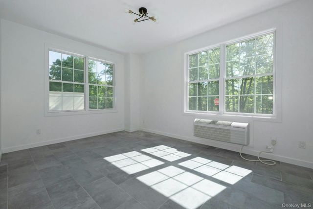 962 S Route 9W 106, Congers, NY 10920