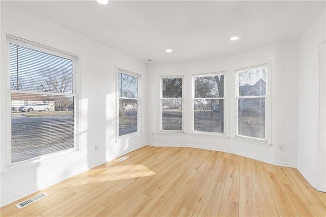 7014 N Brookside Road, Pleasant Valley, MO 64068