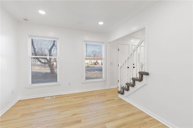 7014 N Brookside Road, Pleasant Valley, MO 64068