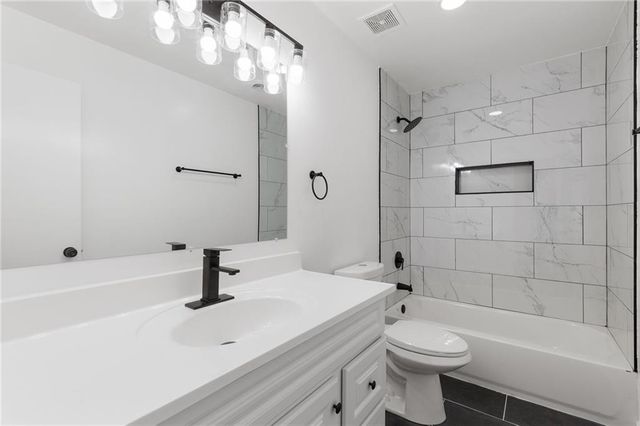 7014 N Brookside Road, Pleasant Valley, MO 64068