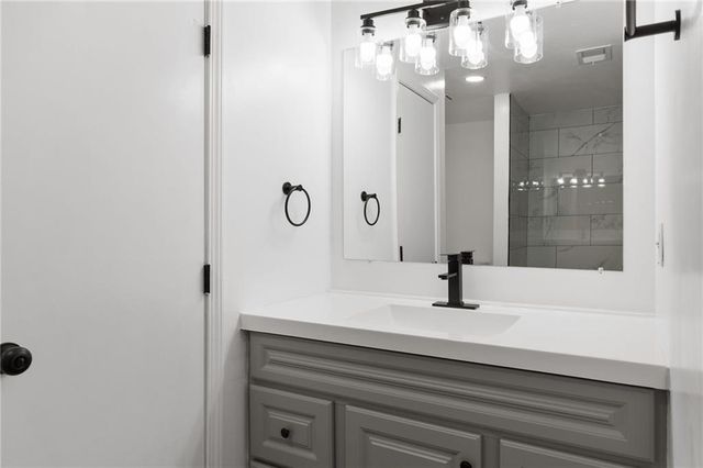 7014 N Brookside Road, Pleasant Valley, MO 64068