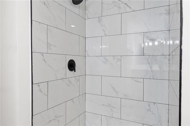 7014 N Brookside Road, Pleasant Valley, MO 64068